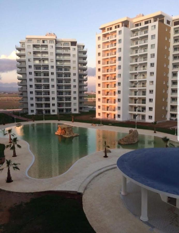 Caesar Resort Cassius: Beachfront Smart Apartment in Northern Cyprus Trikomo Exterior photo